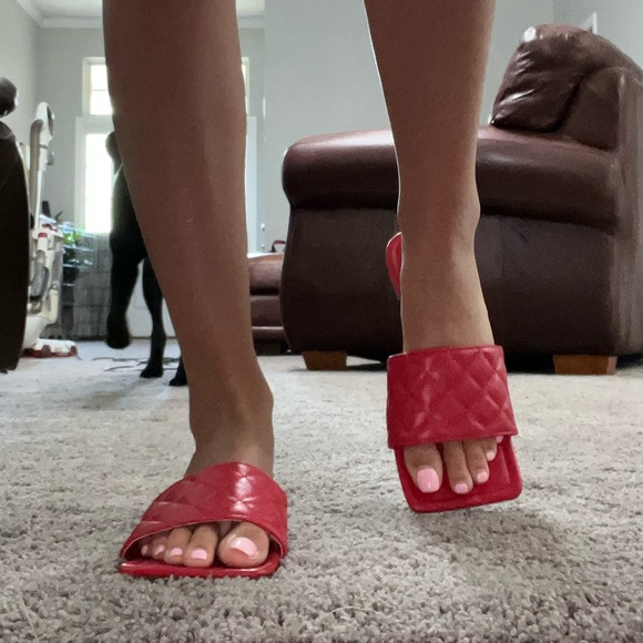 NWOT Red Quilted Chanel Lookalike Sandals - Picture 3 of 6